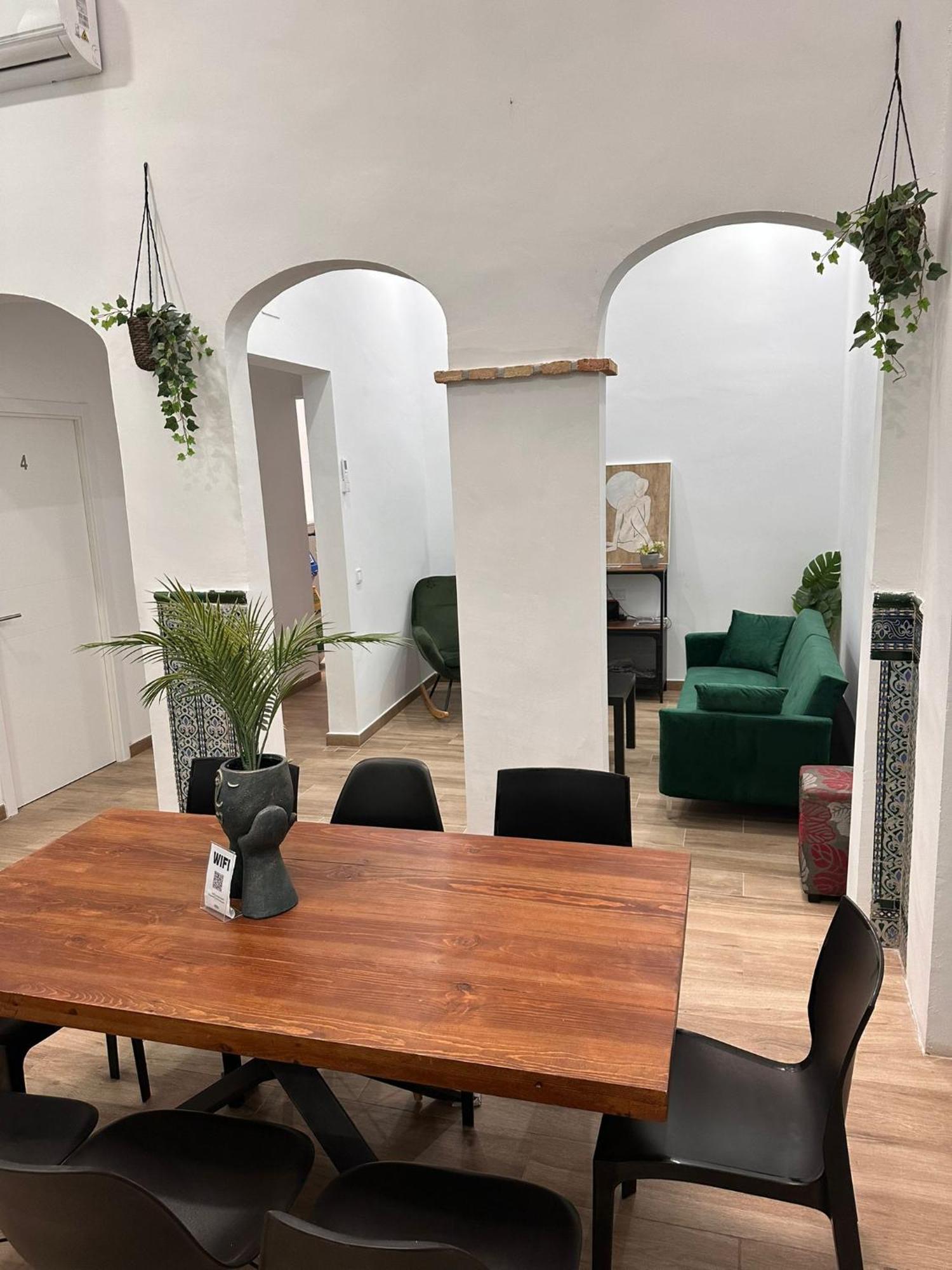 Triana Riverside Guesthouse 세비야 외부 사진